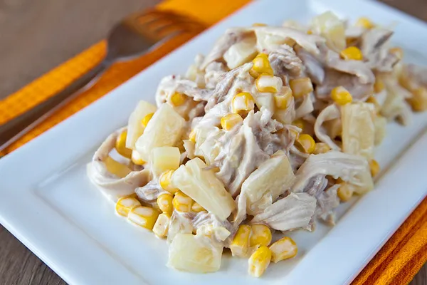 Ad600d965e07b457ff95ff4e3e89191d02salatsananasomkuritseyigribamideposi