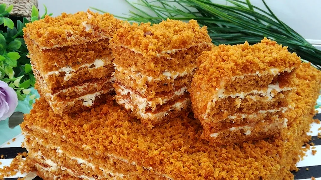 Medovik Medovyi Pukh 13