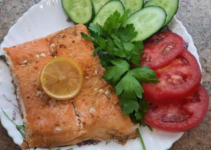 Chiervona Riba V Dukhovtsi Smachno Ta Diietichno Osnovne Foto Reczepta