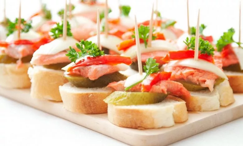 Kanape Z Lososem I Ogirkom