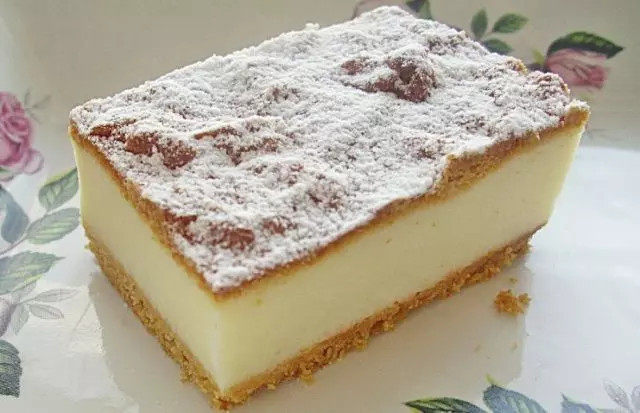 Svyatkovii Sirnik Bilii Puh Na Bilkah